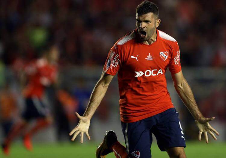 Atacante Emanuel Gigliotti é oferecido ao Vasco