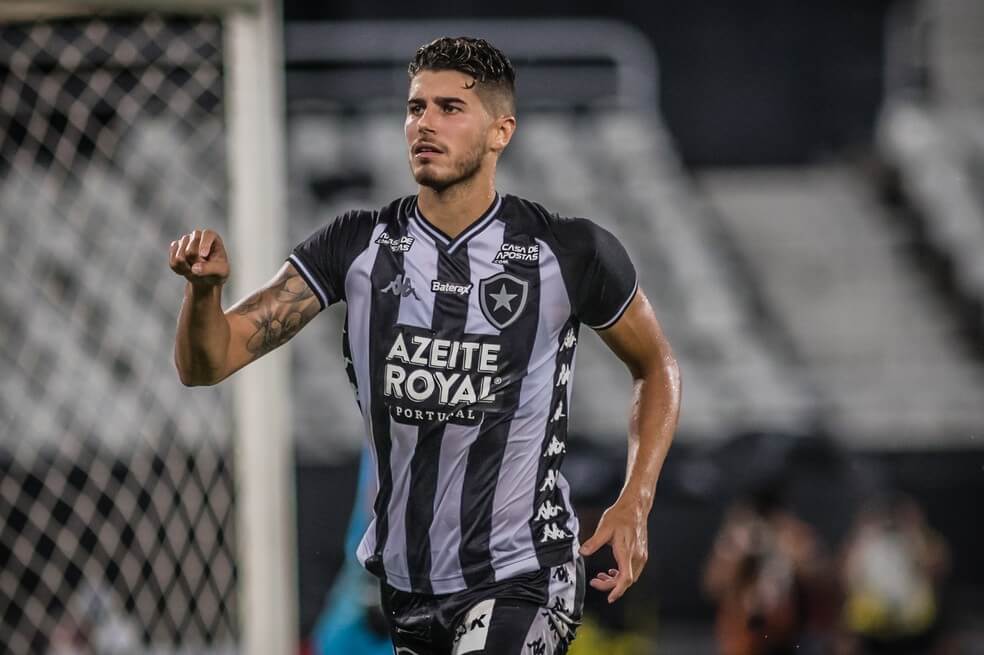 Atacante balança com interesse do Vasco e sinaliza vontade de jogar no Clube