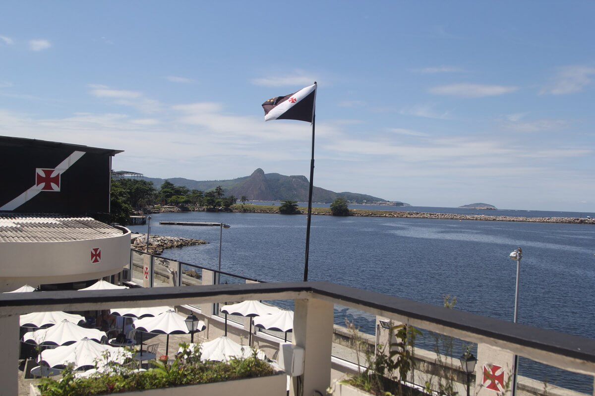 Vasco explica problemas com a chuva na sede do Calabouço