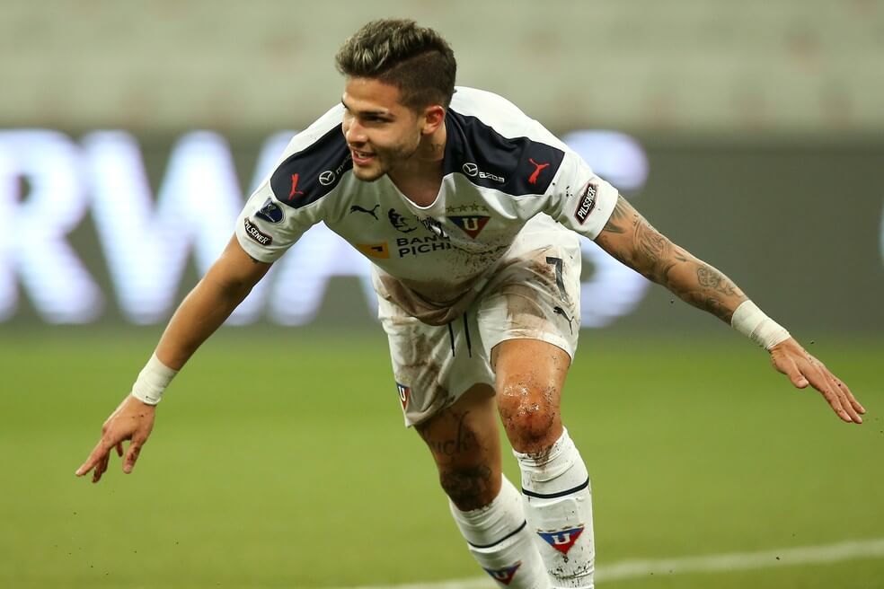 Embora relacionado e aguardado, Luís Amarilla não se apresentou e treinou por conta própria em academia