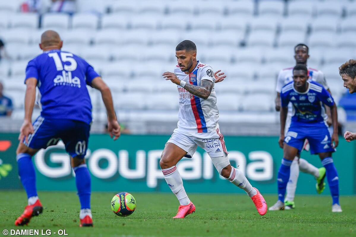 Ex-Vasco, Henrique tem boa atuação no Lyon; Coutinho se destaca em estreia no Aston Villa