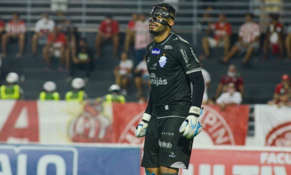 Goleiro Thiago Rodrigues continuará com o protetor facial