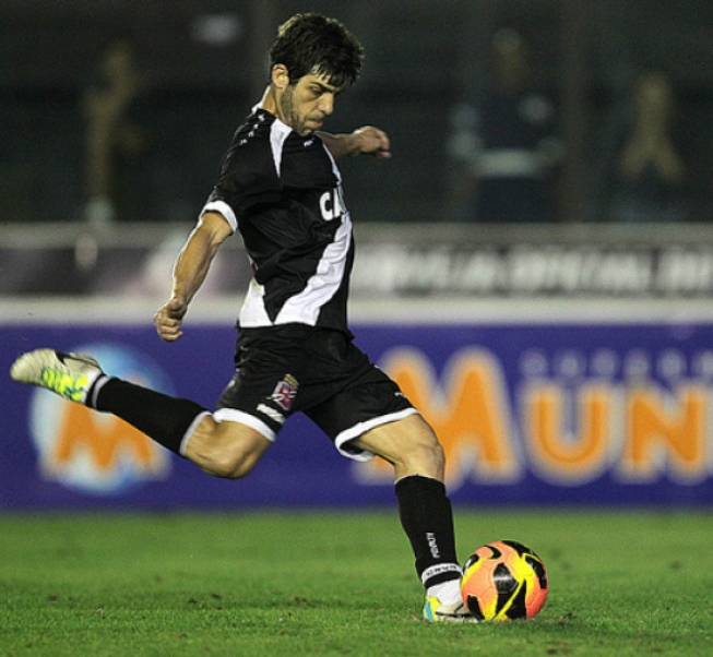 Juninho Pernambucano é o jogador com mais gols de falta na história do futebol