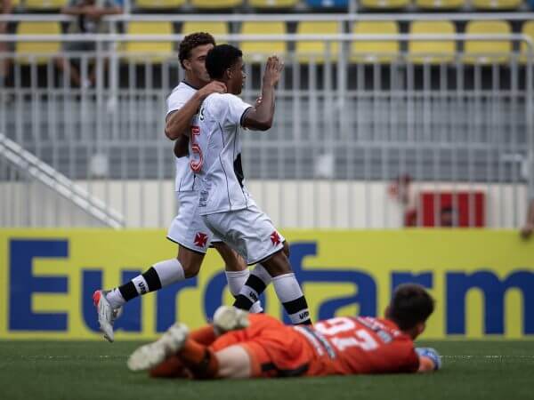 Nas oitavas de final, Vasco consegue grande feito na Copinha; veja