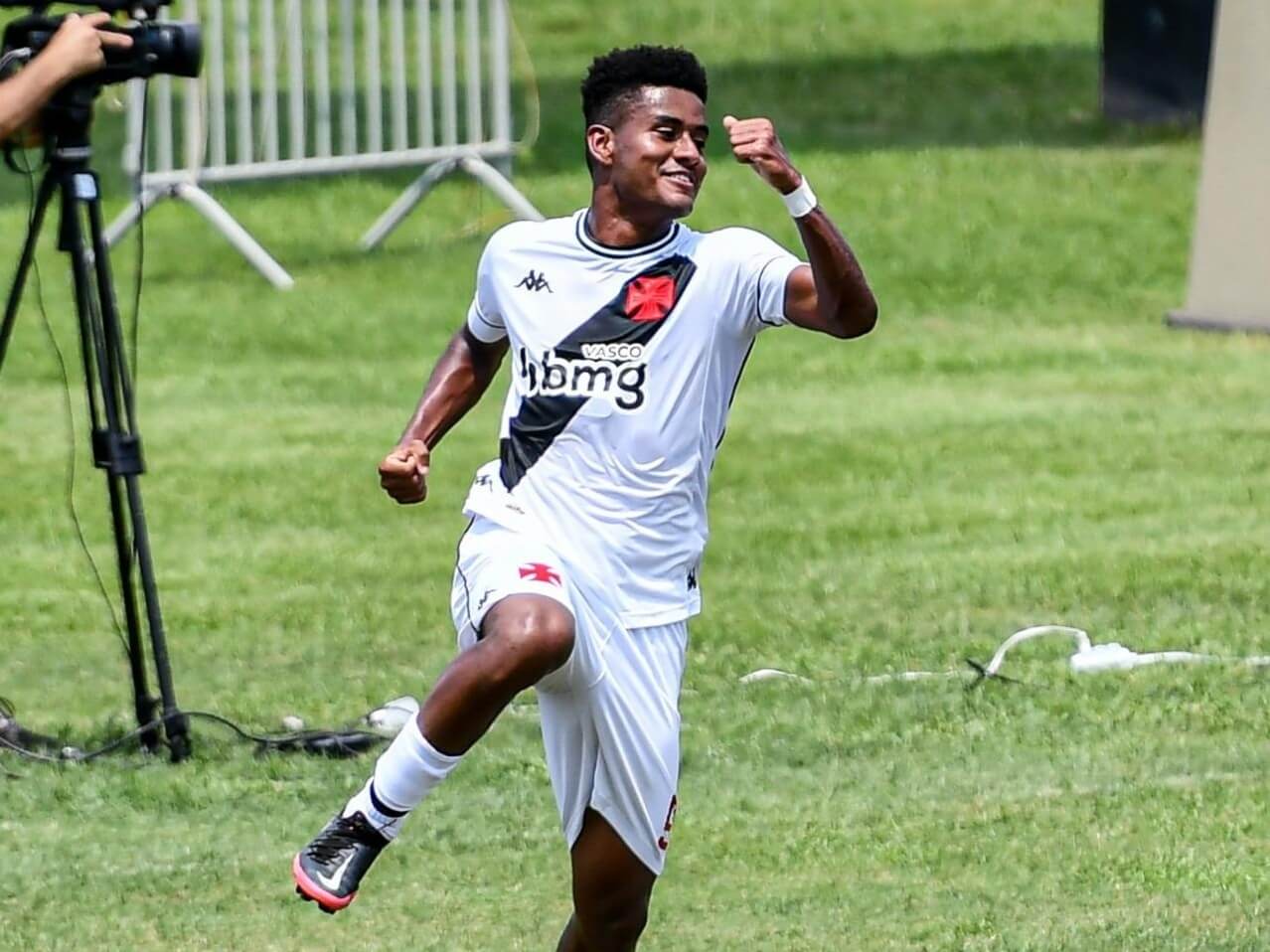 Vasco negocia saída de Marcos Dias para os Estados Unidos