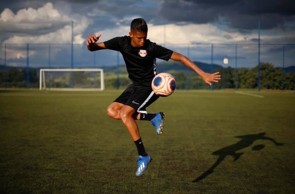 Vasco tem negociação avançada para contratar lateral-direito do Bragantino