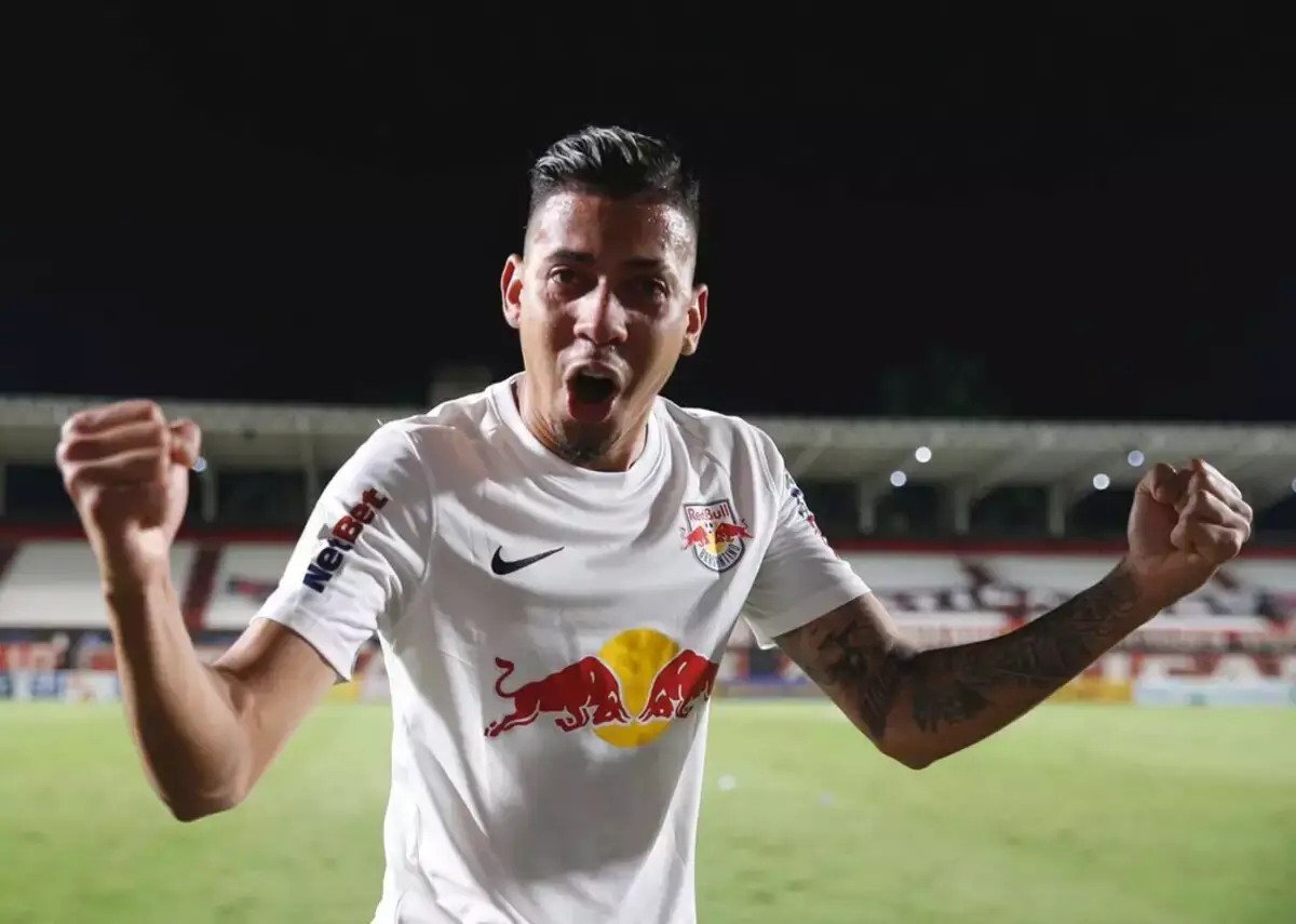 Reforço! Vasco anuncia a contratação de Weverton