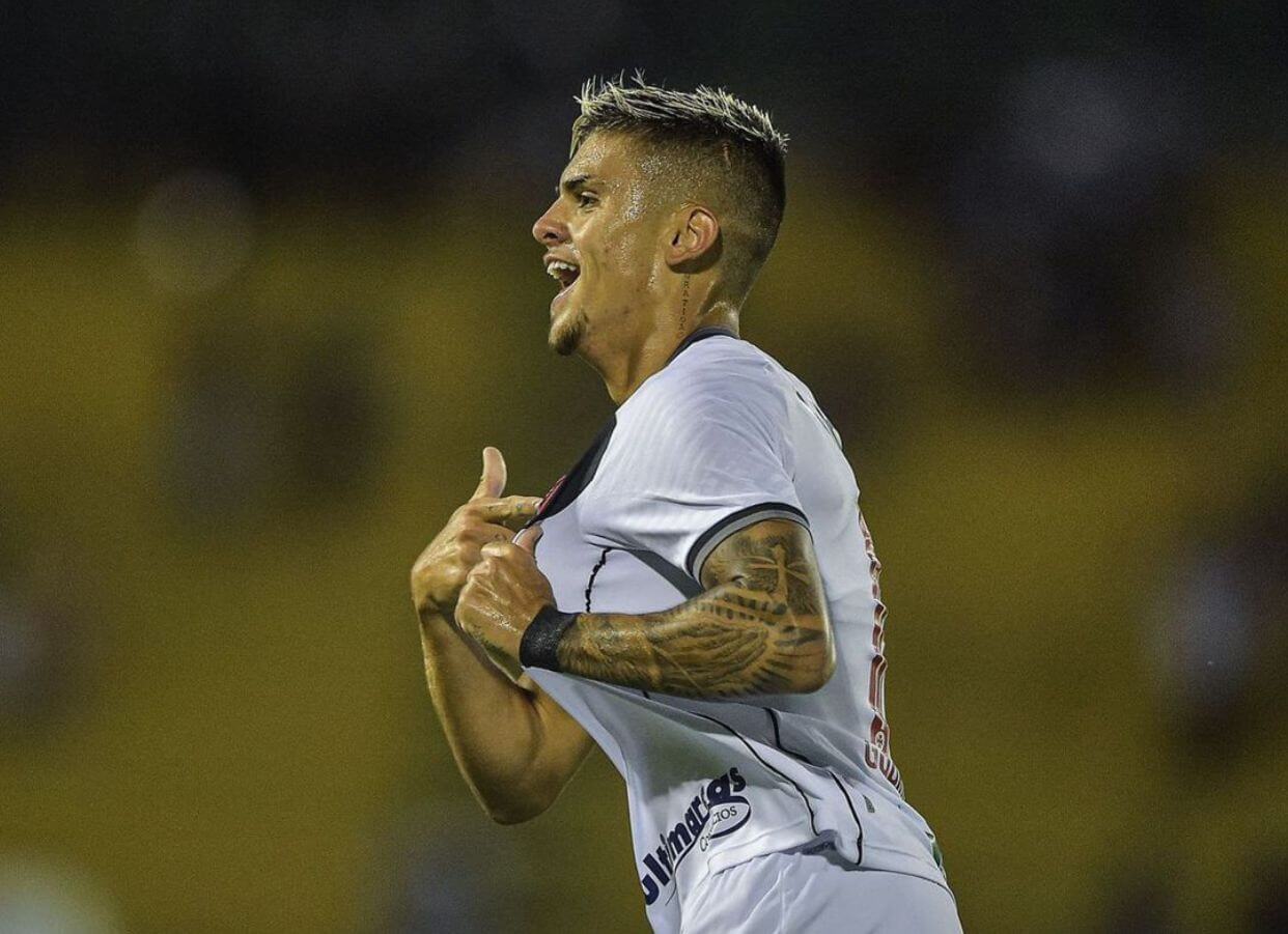 Zé Ricardo elogia valências de Gabriel Pec: “É um menino privilegiado”