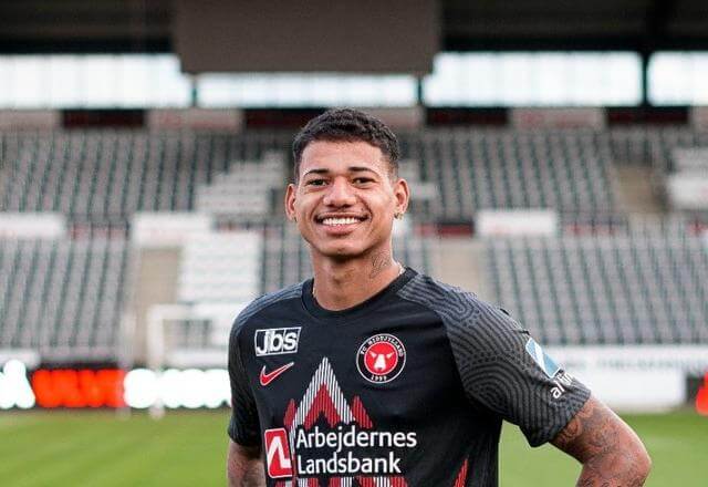 Ex-Vasco, Marrony pode voltar ao Brasil em breve