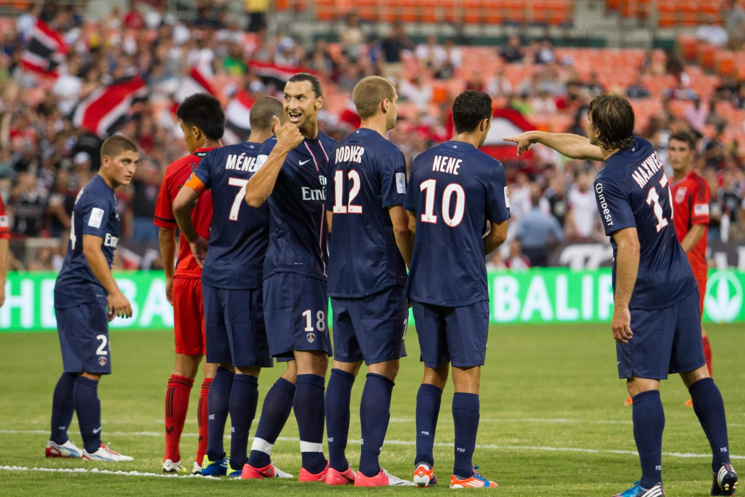 Nenê revela que grande jogador europeu torce para o Vasco