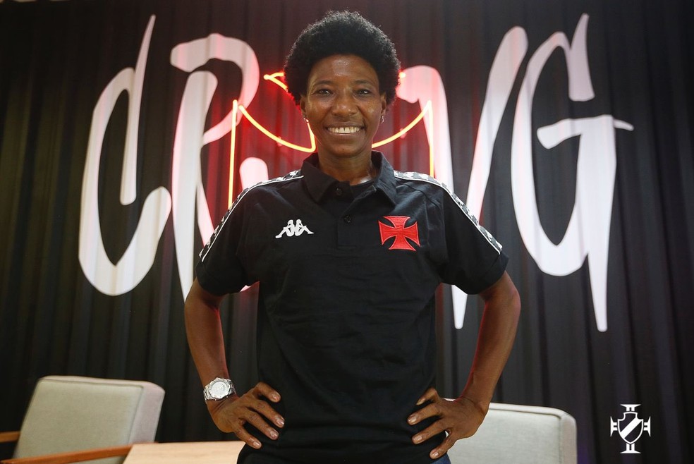 Pretinha é a nova auxiliar técnica do futebol feminino