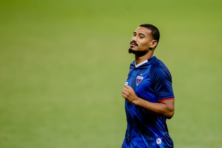 Mais um reforço! Vasco acerta contratação do lateral-direito Gabriel Dias