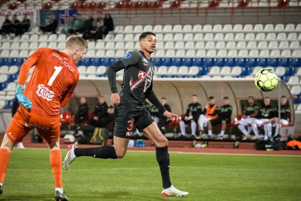 Negociação mela, e Marrony não vai voltar ao Brasil no momento