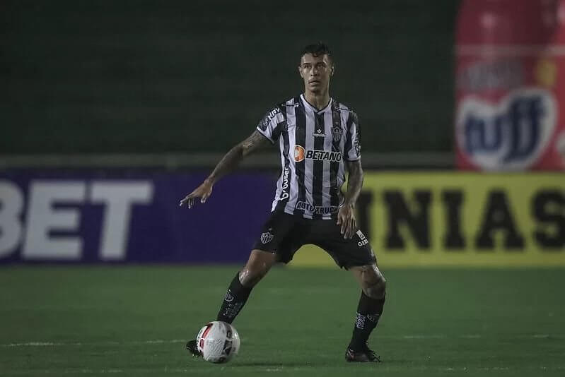 Vasco tenta a contratação de zagueiro do Atlético-MG