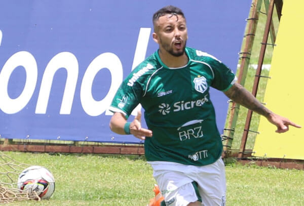 Atacante que está na mira do Vasco está livre após ser dispensado por indisciplina