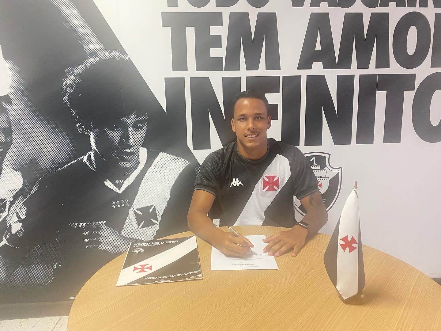 Sub – 20: Vasco acerta extensão de contrato com lateral Julião