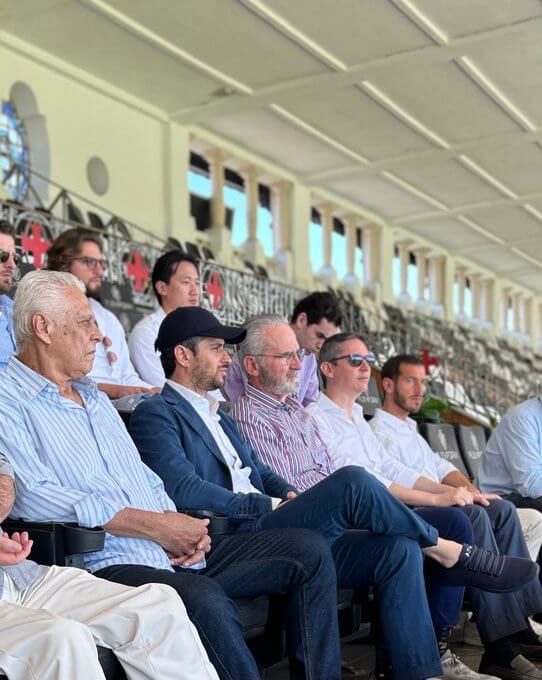 Executivos da 777 Partners estão em São Januário com a presença de Roberto Dinamite