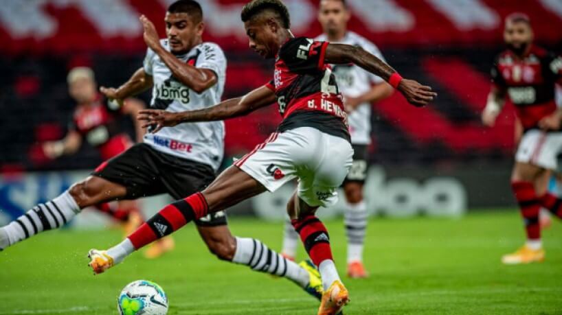 Vasco é roubado, e Flamengo vence com gol no final