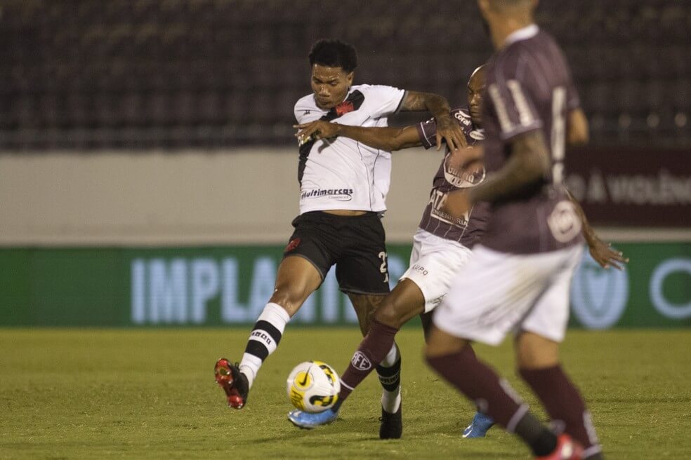 Zé Gabriel é assaltado na linha amarela; Volante conseguiu recuperar carro