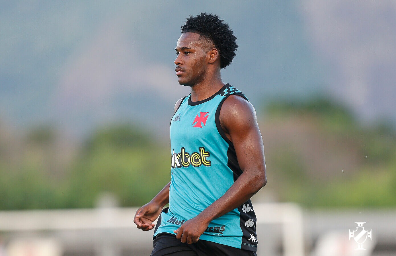 Lucas Oliveira é regularizado e já pode estrear