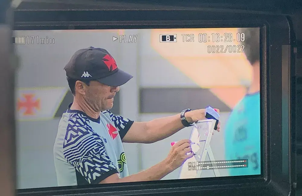 Zé Ricardo deve repetir time contra a Chapecoense