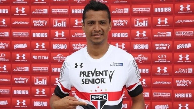 Cícero revela ser vascaíno e admite desejo de vestir a camisa do Vasco