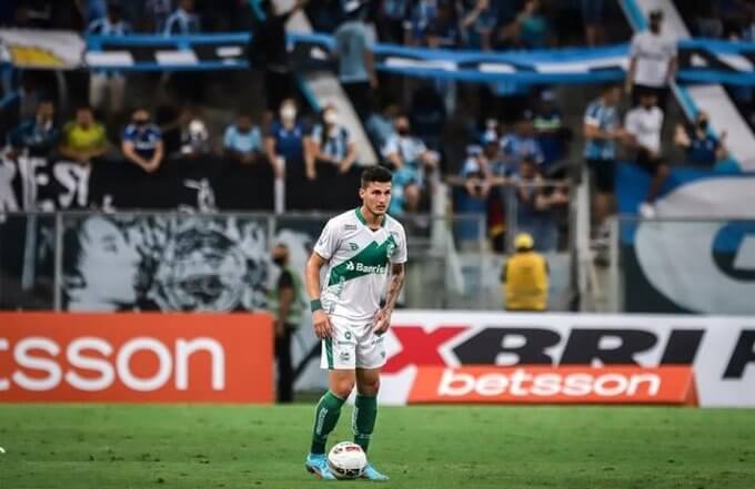 Vasco negocia com zagueiro do Juventude, diz jornalista