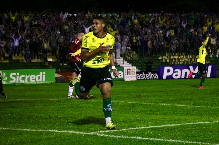 Novo reforço do Vasco, Erick marca gol contra o Grêmio; assista