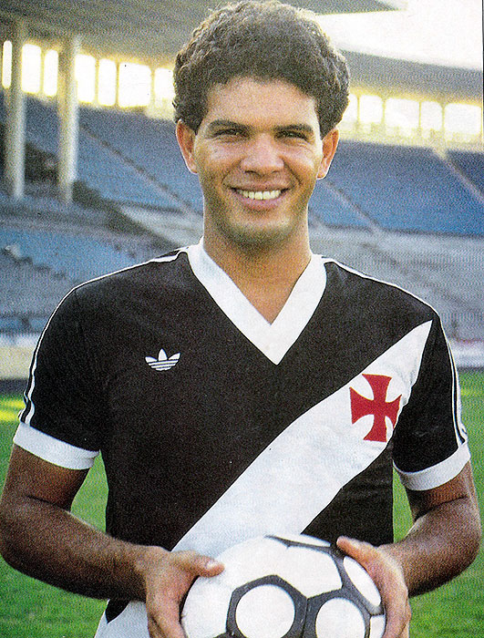 Craque histórico do Vasco, príncipe Geovani completa hoje 58 anos