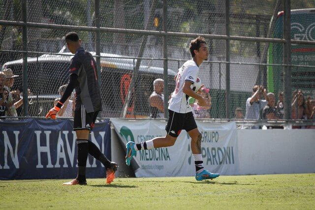 Vasco vence rival na Gávea em virada emocionante após estar perdendo por 2 a 0