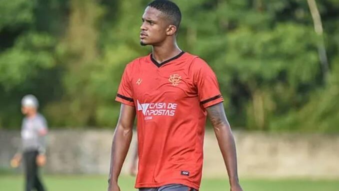 Vasco consulta atacante David, ex-Vitória