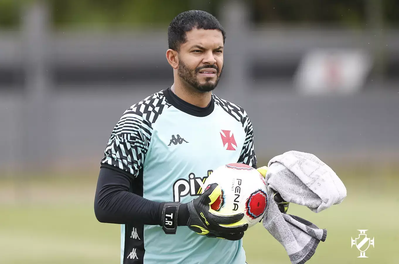 Thiago Rodrigues fala sobre comparação com Martín Silva e afirma: “Me vejo sendo goleiro do Vasco por muitos anos”