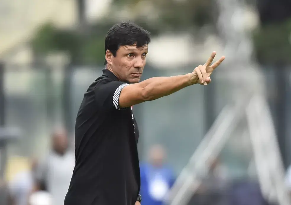 Zé Ricardo elogia entrega da equipe, mas afirma: “Temos muita coisa para evoluir”