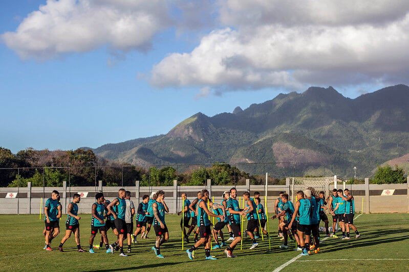 Vasco deve ir com novidades contra o CSA