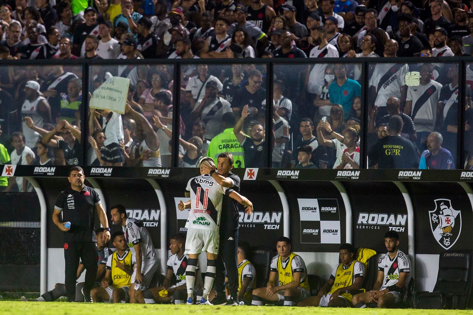 Grêmio empata e Vasco termina a rodada no G4