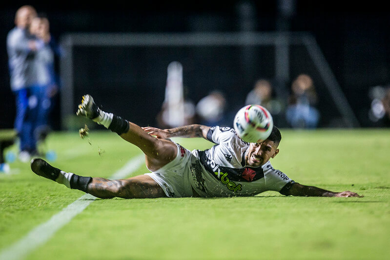 Yuri Lara fala sobre apoio da torcida: "Chega a arrepiar"