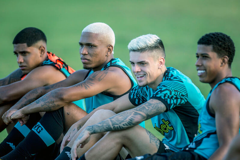 Sem Nenê, Meninos da Colina assumem protagonismo no jogo desta quinta