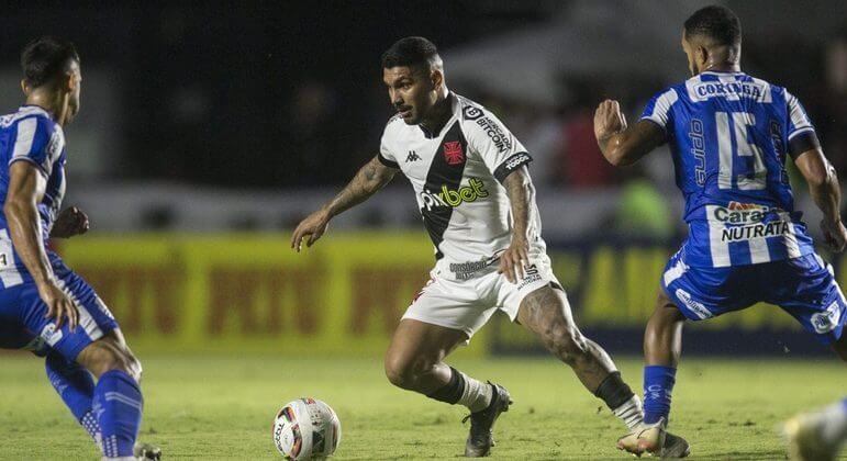 Com novidade, confira a provável escalação do Vasco para enfrentar o Bahia