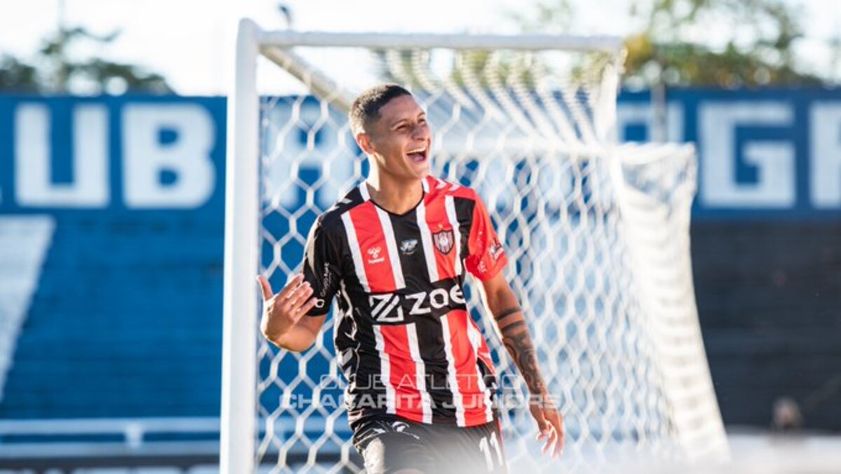 Vasco observa jovem atacante Argentino