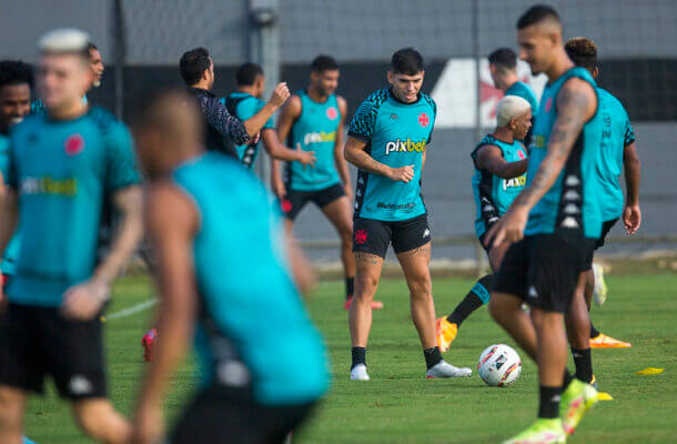 Reforço do Vasco é relacionado para o jogo contra o Bahia