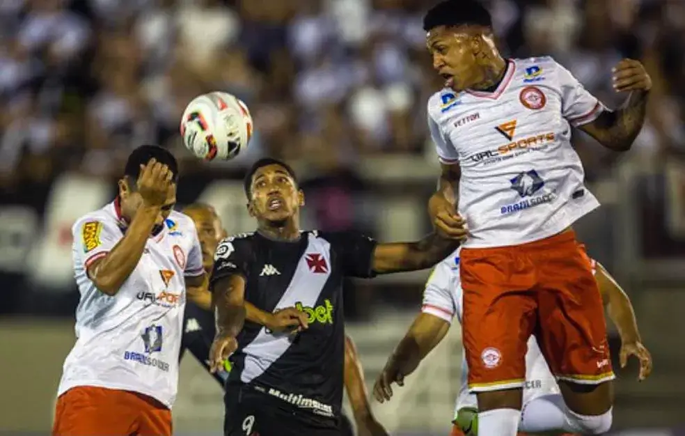 Vasco consolida pior início de Série B