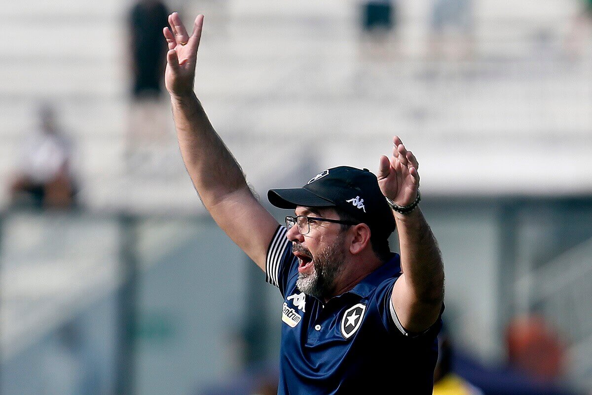 Bismarck é a favor da contratação do técnico Enderson Moreira: “Deu padrão ao time do Botafogo”
