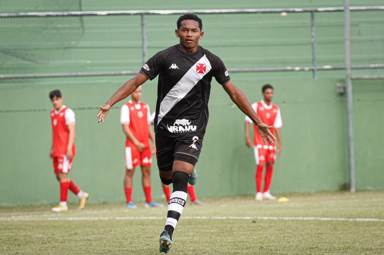 Sub-20: Eguinaldo brilha, Vasco elimina o Bangu e avança à semifinal do Carioca