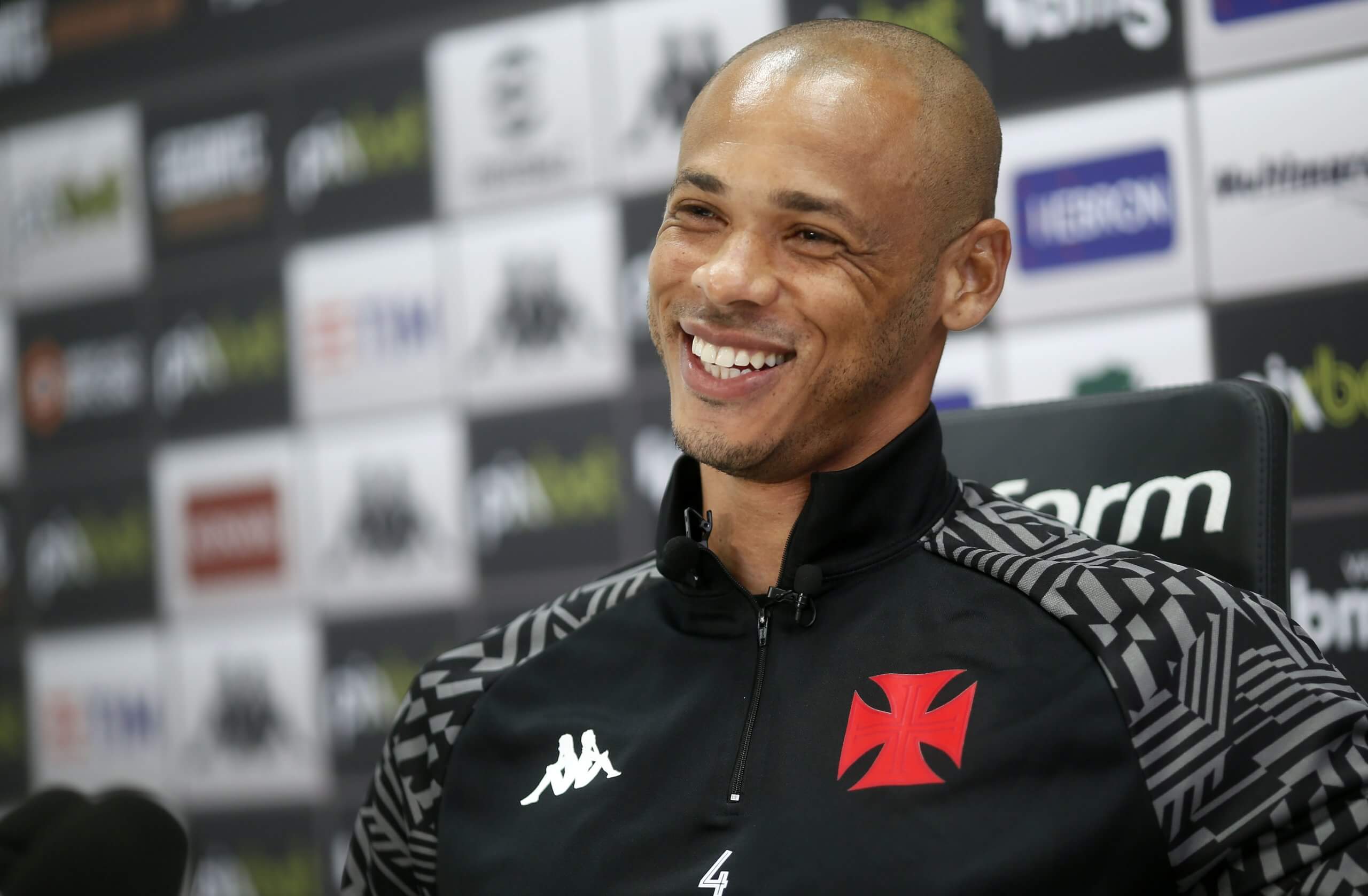 Expectativa alta em jogar no Maracanã lotado, Anderson Conceição aponta: "Eles vão jogar junto com o time. Vamos dar a vida para buscar a vitória"