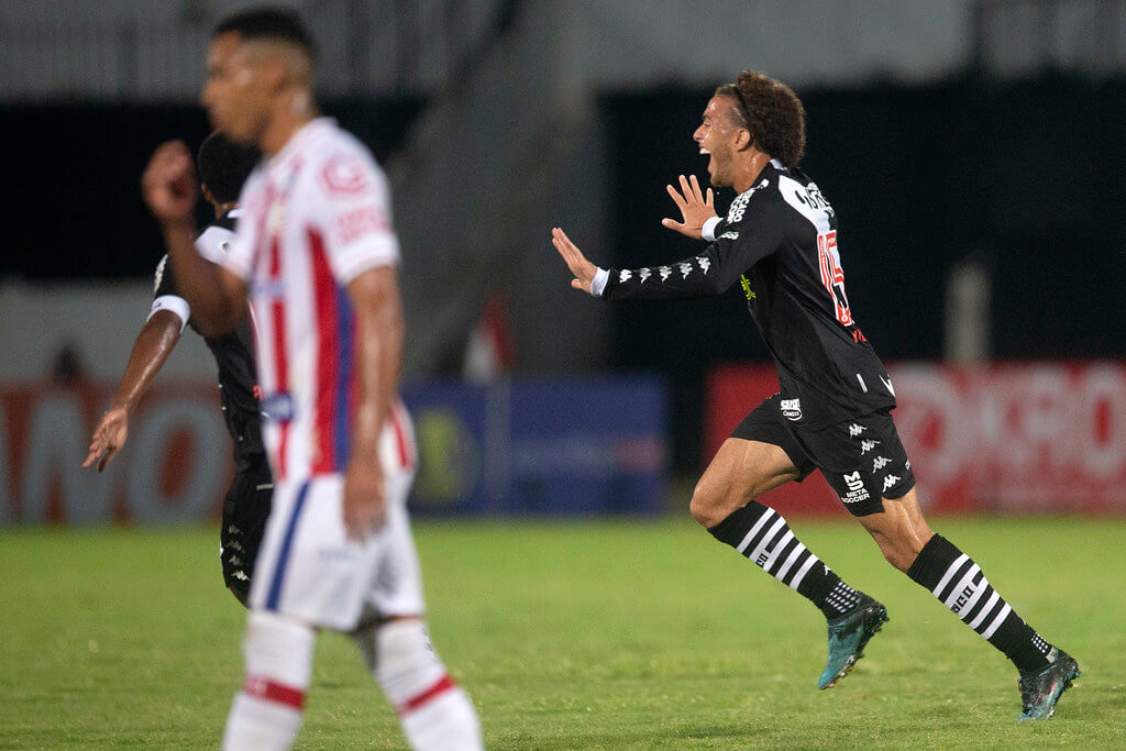 Imprensa argentina repercute golaço "à la Roberto Carlos" de Figueiredo contra o Náutico; confira