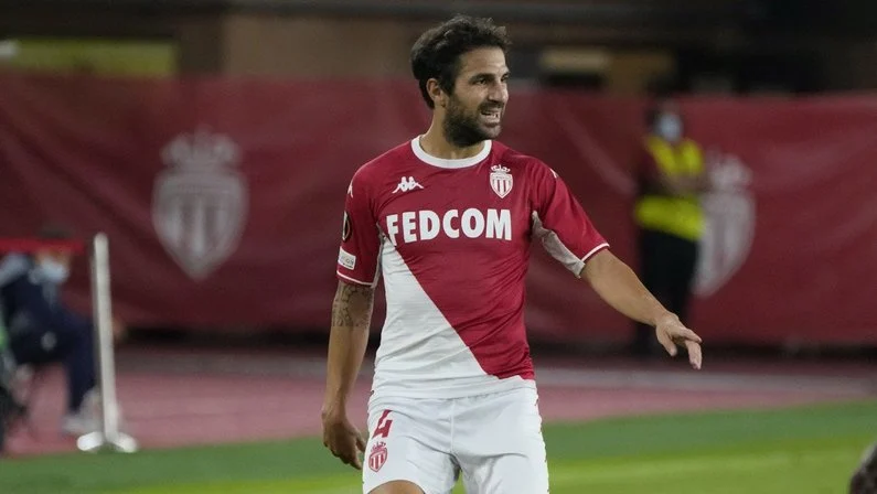 Meia campeão do mundo pela Espanha teria sido oferecido a 777 Partners