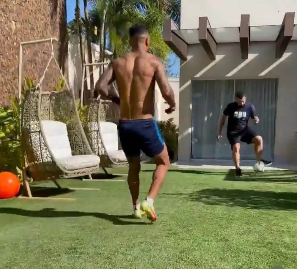 Ex-Vasco, preparador físico afirma sobre Alex Teixeira: “Porte físico diferenciado”