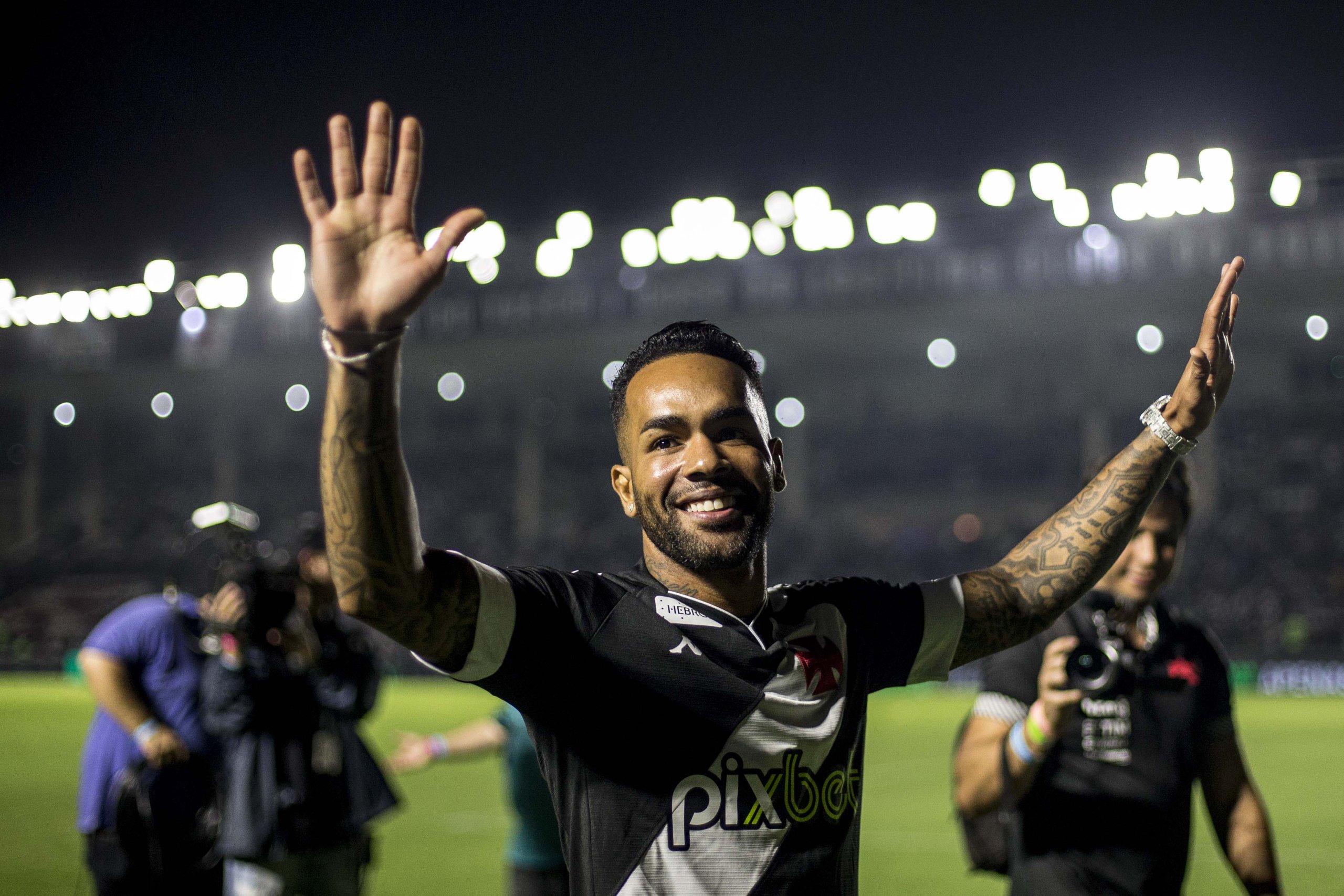 Estreia de Alex Teixeira pode acontecer contra a Chapecoense
