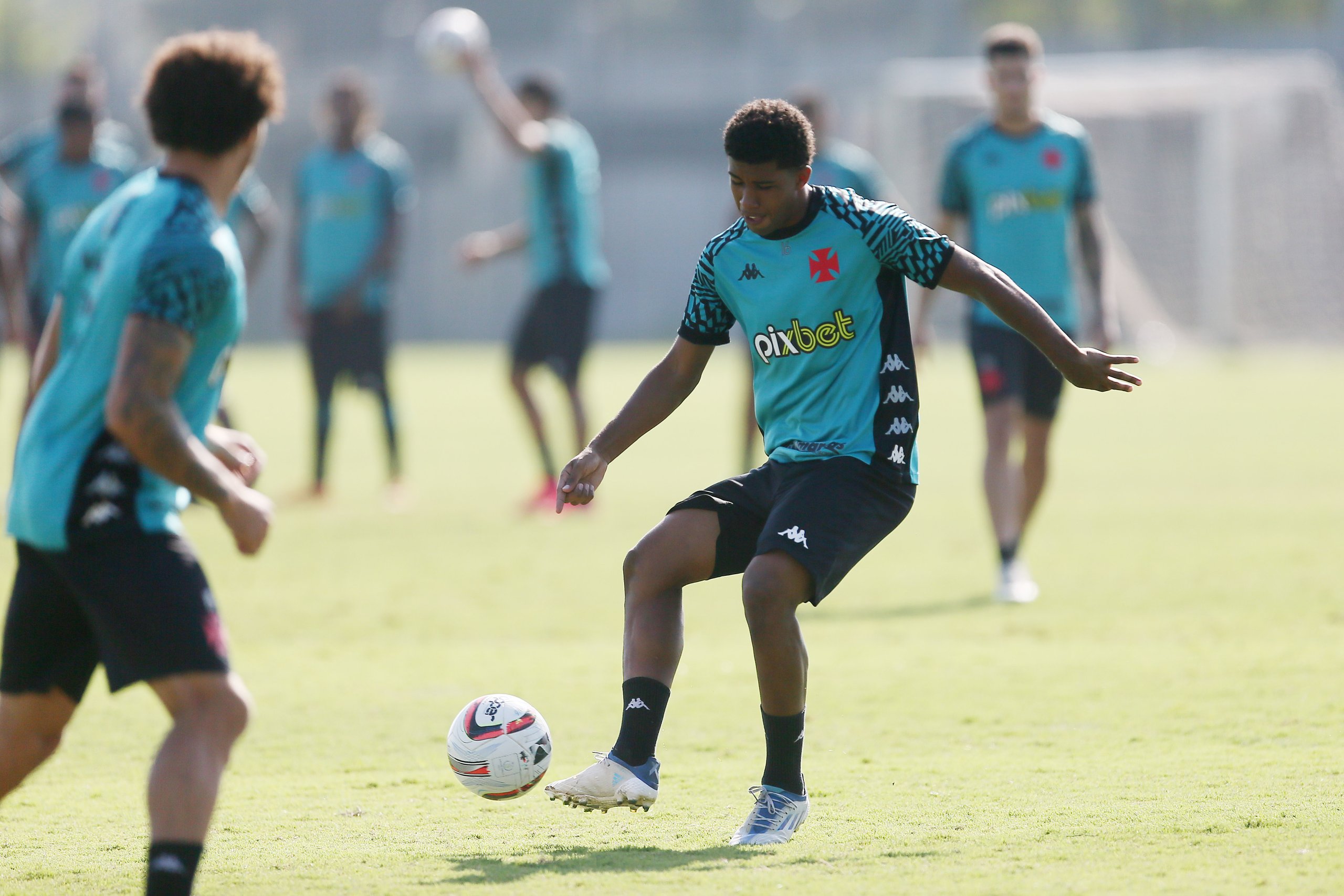 Com novidade e retornos, confira a provável escalação do Vasco contra o Vila Nova