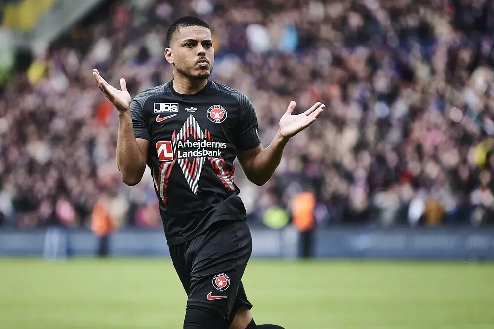 Galatasaray negocia contratação de Evander e Vasco fica de olho em grana